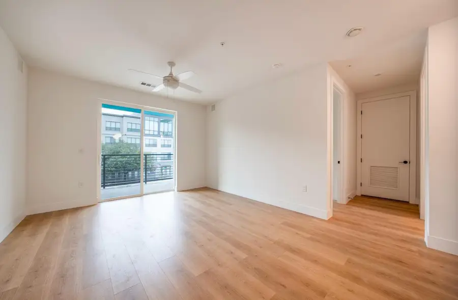 1701 Simond Ave #212, Austin, TX 78723 - #3