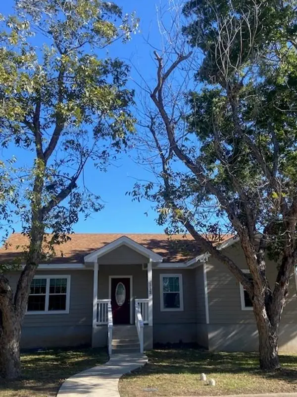 112 Palmo Dr, Luling, TX 78648 - Image #3