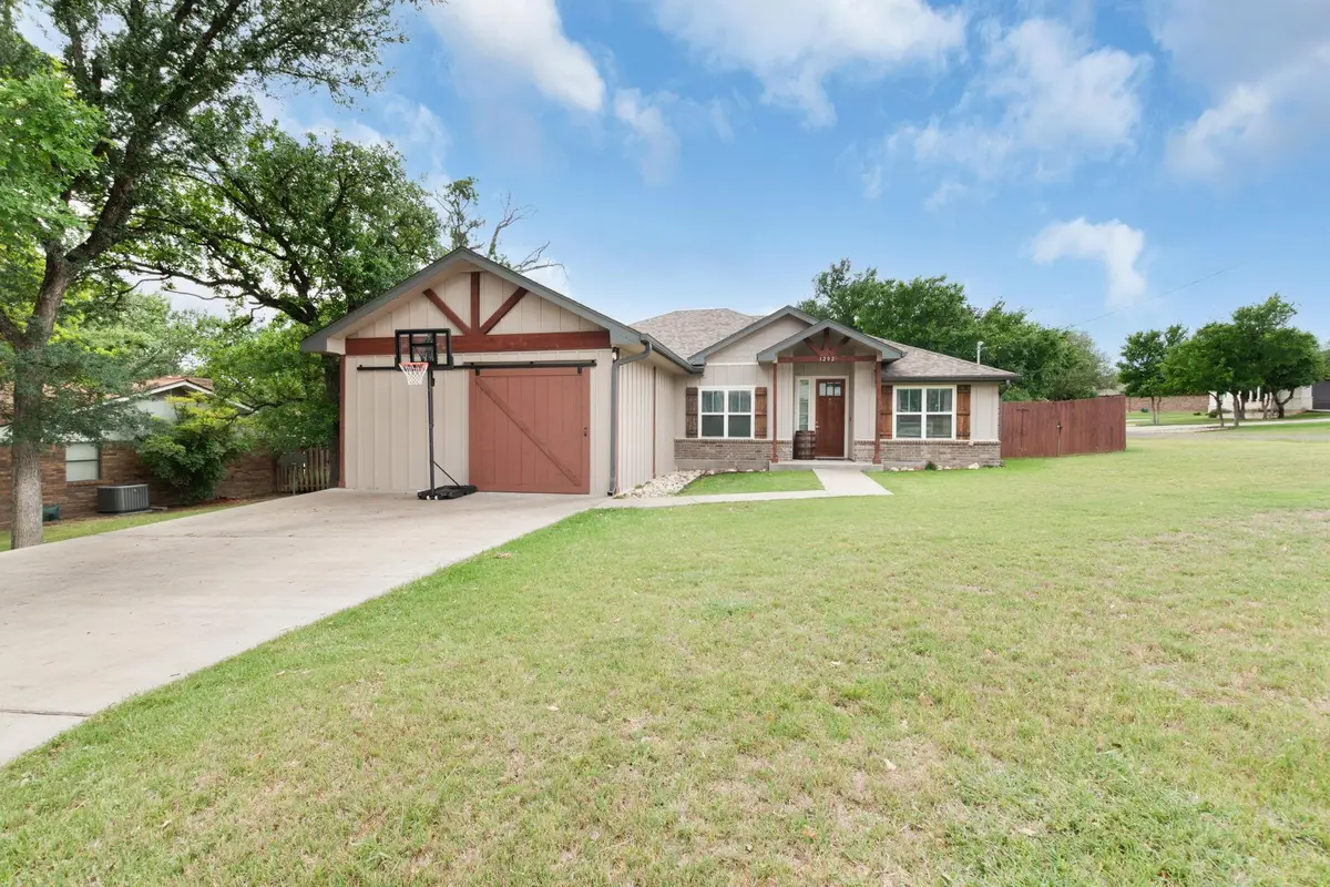 1202 S Willis St, Lampasas, TX 76550 - Image #1