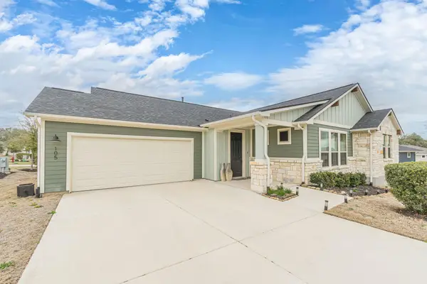 105 Pelican Ln, San Marcos, TX 78666