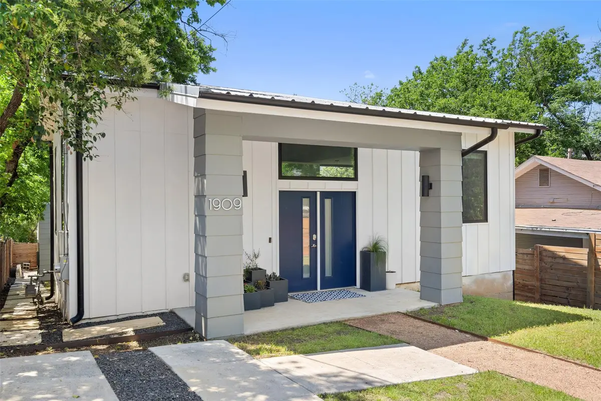 1909 E 9th St, Austin, TX 78702 - #1