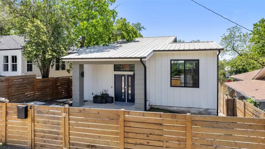 1909 E 9th St, Austin, TX 78702 - #2