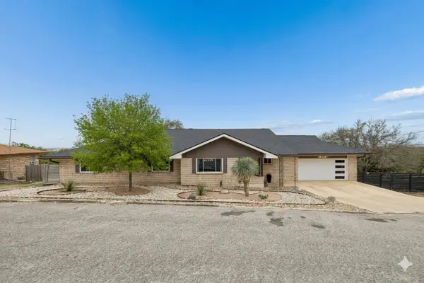 677 Floral Ave, New Braunfels, TX 78130