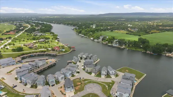208 Marina Blf, Kingsland, TX 78639