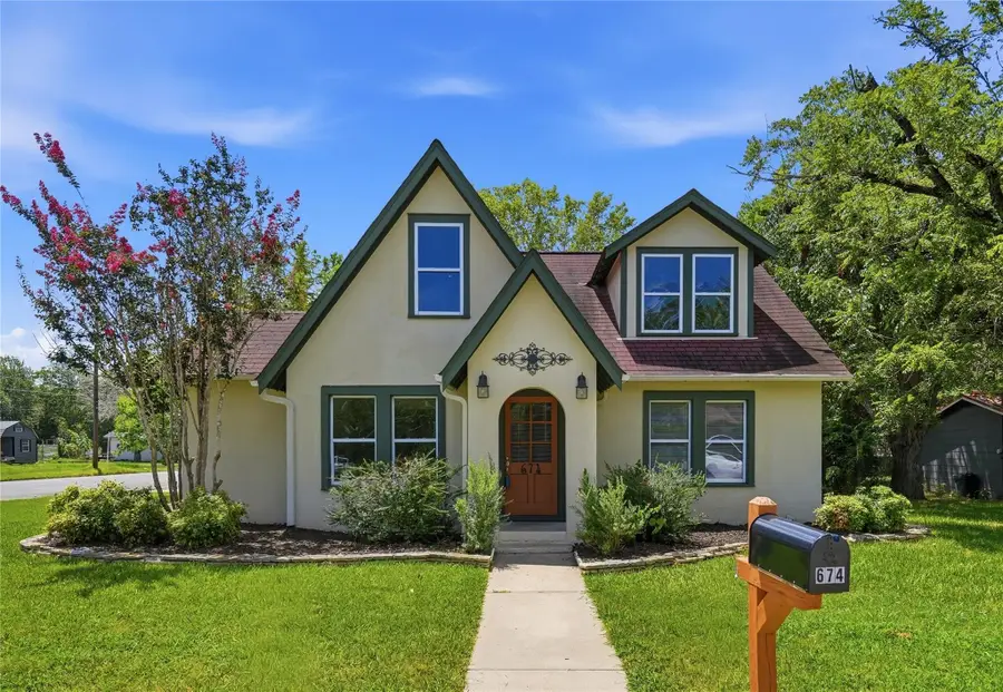 674 E Walnut St, La Grange, TX 78945 - #3