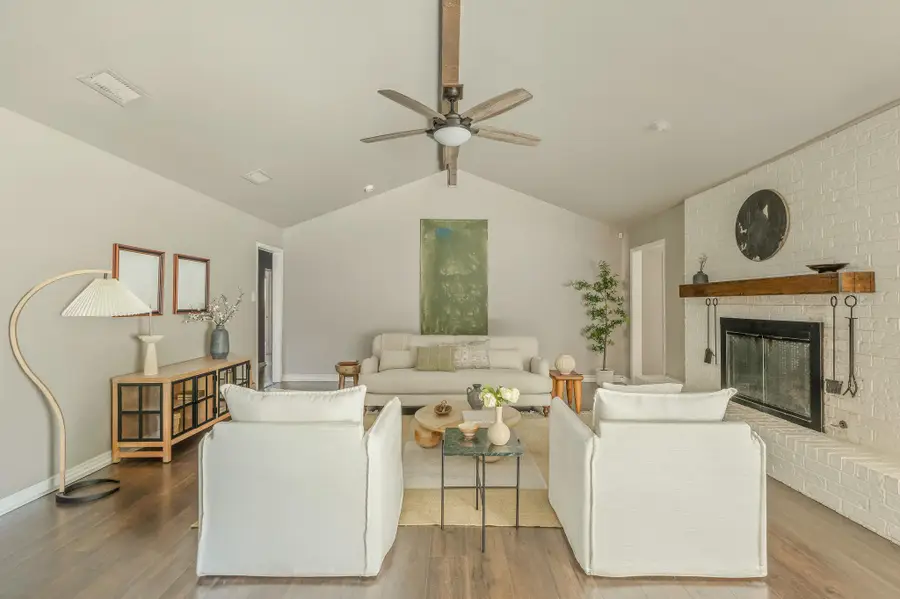 10401 Mourning Dove Dr, Austin, TX 78750 - Image #2