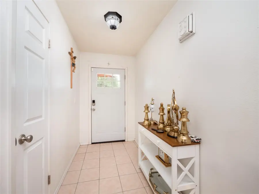 108 Lei Ct, Bastrop, TX 78602 - Image #3