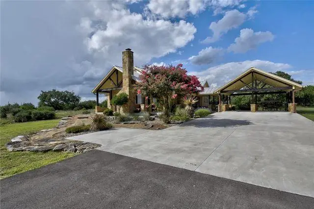 633 Trails End Rd, Johnson City, TX 78636 - #2