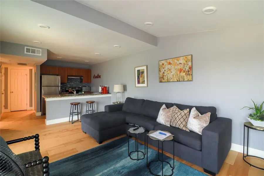 909 Reinli St #221, Austin, TX 78751 - #3