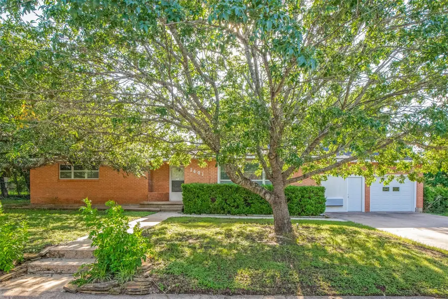 1401 N East St, Belton, TX 76513 - #2