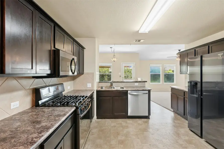 207 Wild Cat Dr, Bastrop, TX 78602 - #3