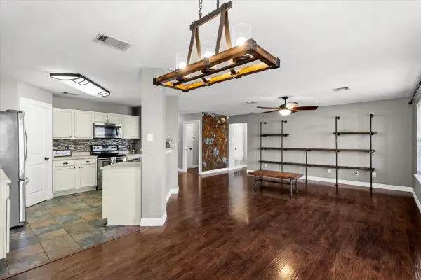 208 Rock Hound Ln, Liberty Hill, TX 78642