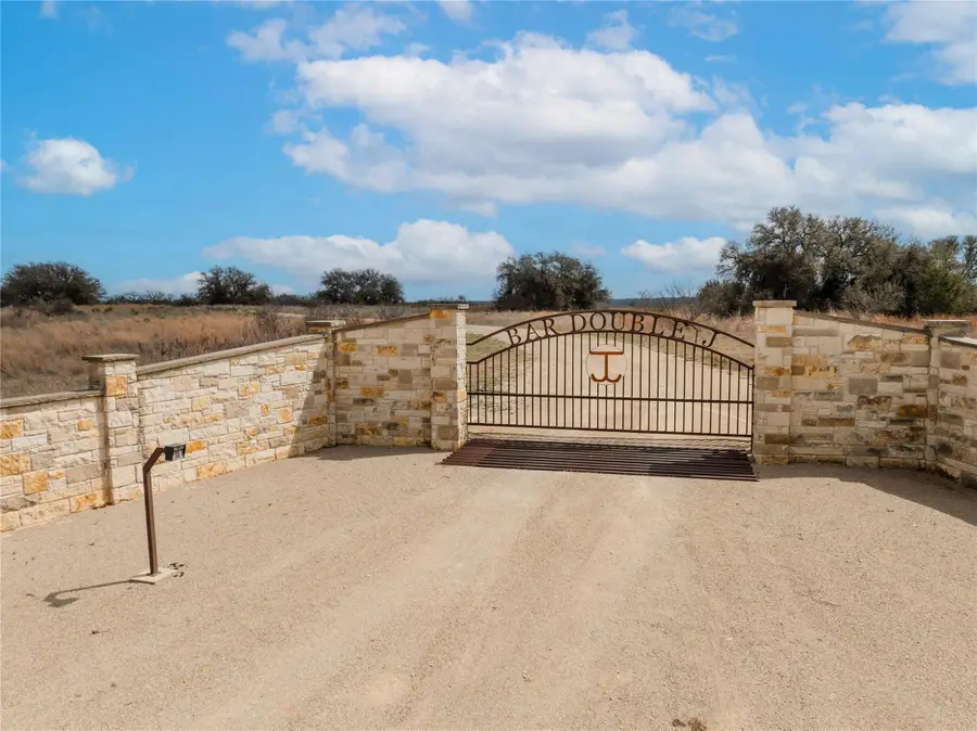 630 N Cr 531, Mullin, TX 76864 - #3