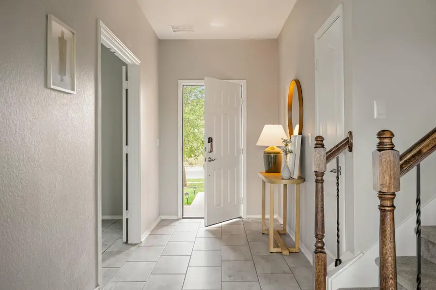 7204 Kilday Cv, Austin, TX 78744 - Image #2