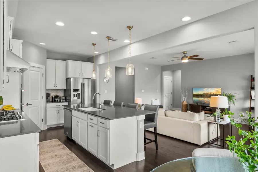 1012 S San Marcos St, Manor, TX 78653 - #3
