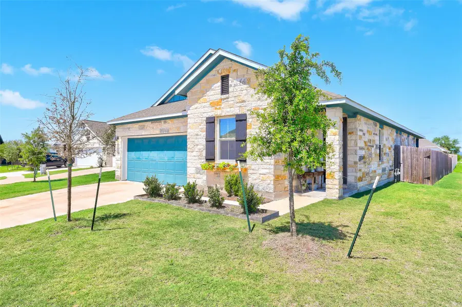 104 Ladolia Ln, San Marcos, TX 78666 - #3