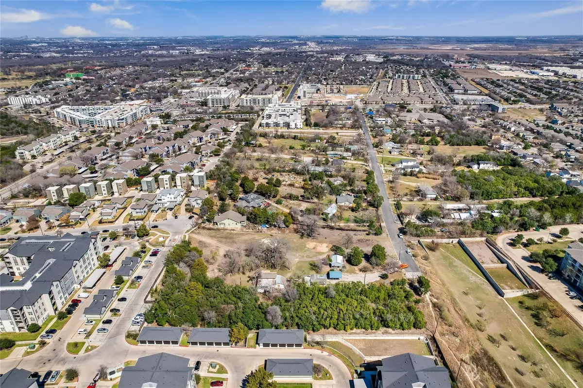 2404 Thrasher Ln, Austin, TX 78741 - #1