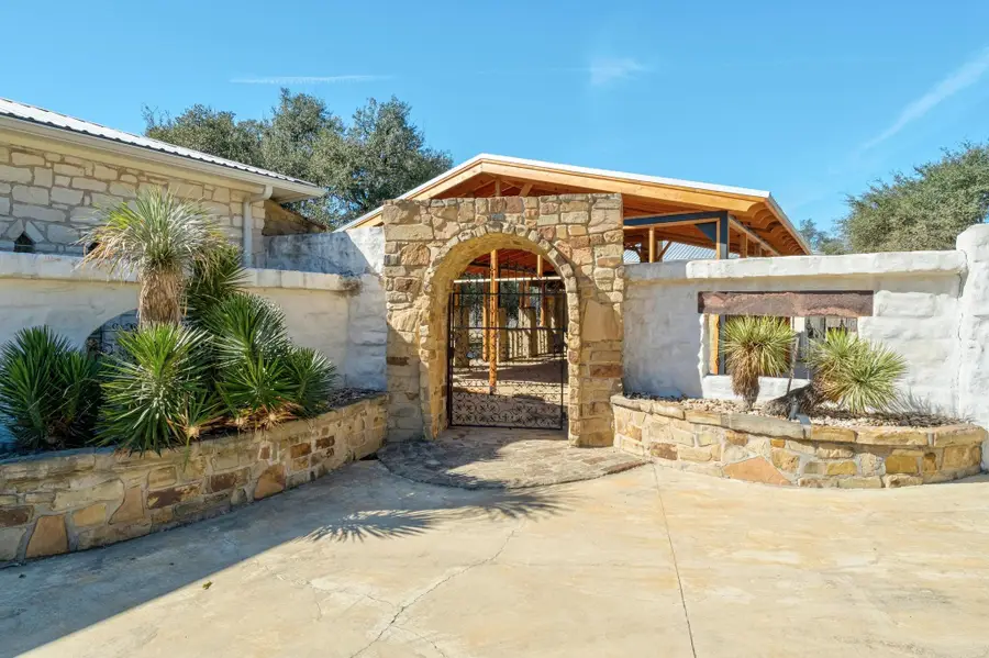 340 Barton Ranch Rd, Dripping Springs, TX 78620 - #2
