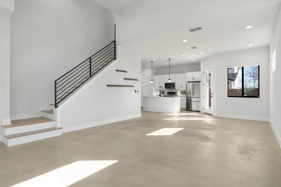 1405 Perez St #1, Austin, TX 78721 - #3