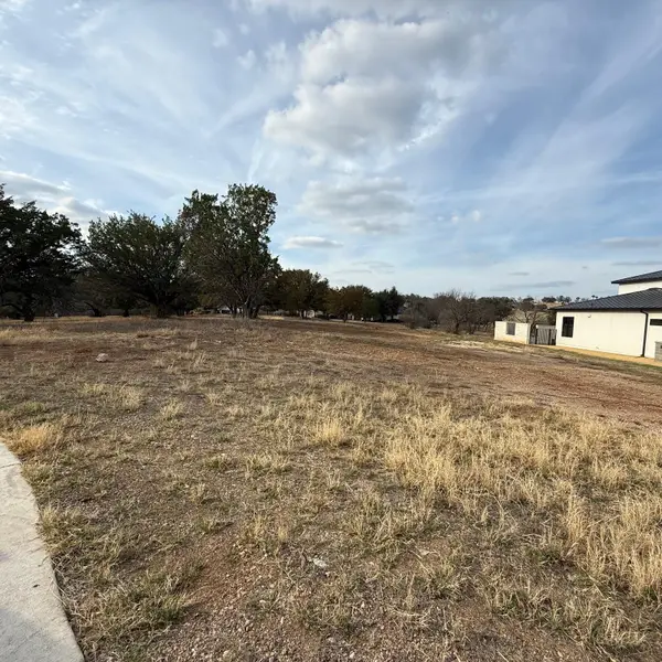 704 Silver Hill Rd, Horseshoe Bay, TX 78657