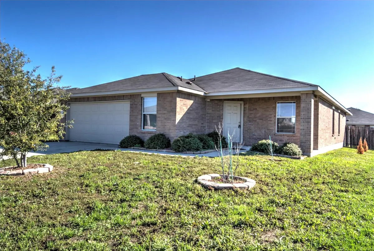 1058 W South St, Leander, TX 78641 - #1