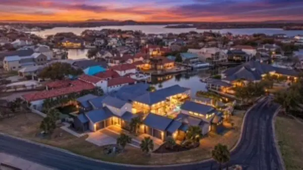 116 Wennmohs Pl, Horseshoe Bay, TX 78657