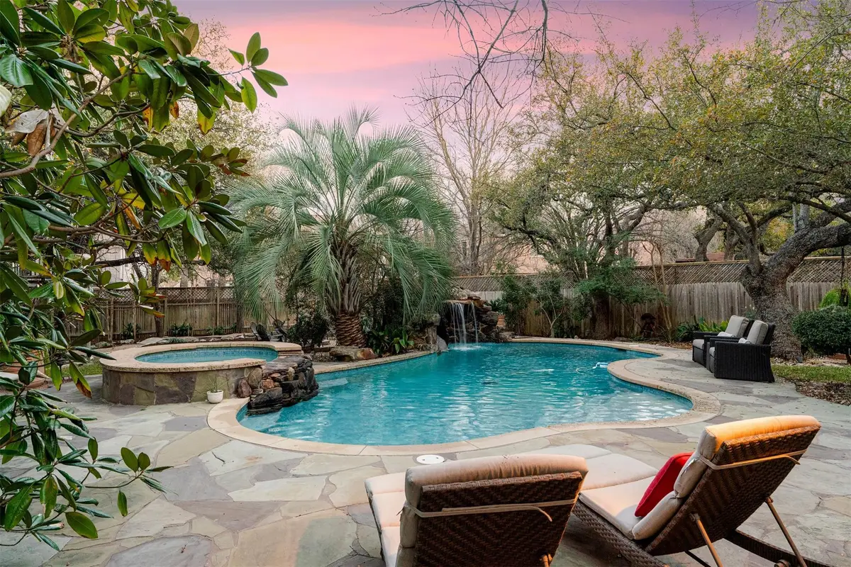 10019 Estancia Ln, Austin, TX 78739 - #1