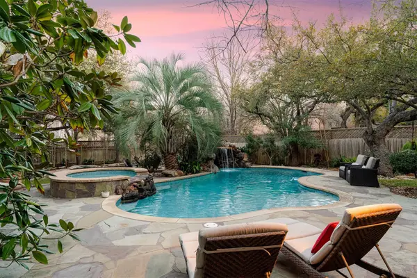 10019 Estancia Ln, Austin, TX 78739