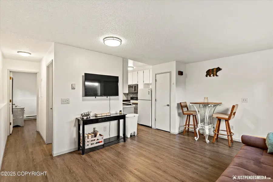 7085 Weimer Road #2, Anchorage, AK 99502 - Image #3
