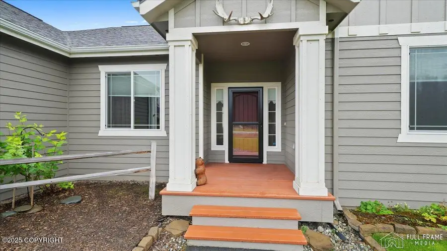 12034 E Quarterstrap Circle, Palmer, AK 99645 - Image #2