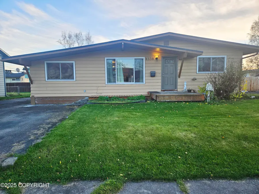 4338 E 9th Avenue, Anchorage, AK 99508 - Image #2