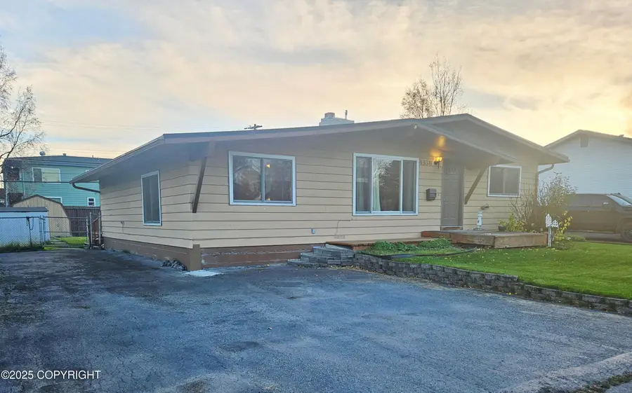 4338 E 9th Avenue, Anchorage, AK 99508 - Image #3