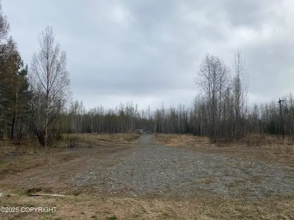 2430 S Southpark Road, Big Lake, AK 99652