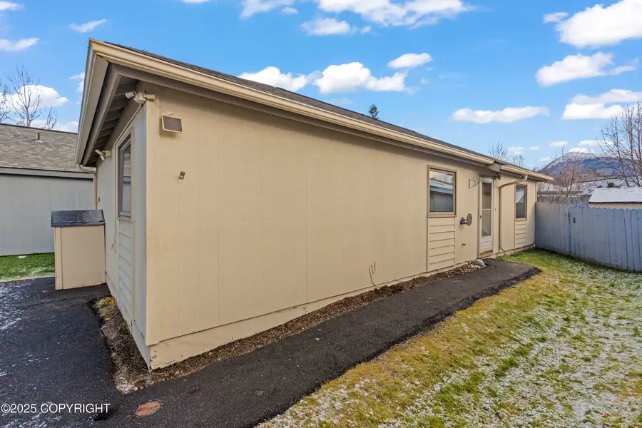 7700 Regal Mountain Drive, Anchorage, AK 99504 - Image #3