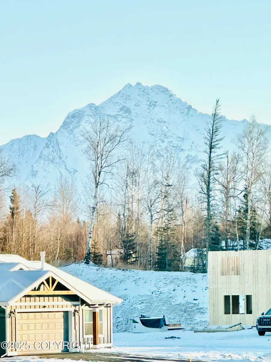 2564 N Midland Avenue, Palmer, AK 99645 - Image #2