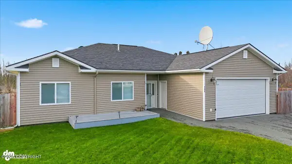 488 W Goldenwood Street, Wasilla, AK 99654