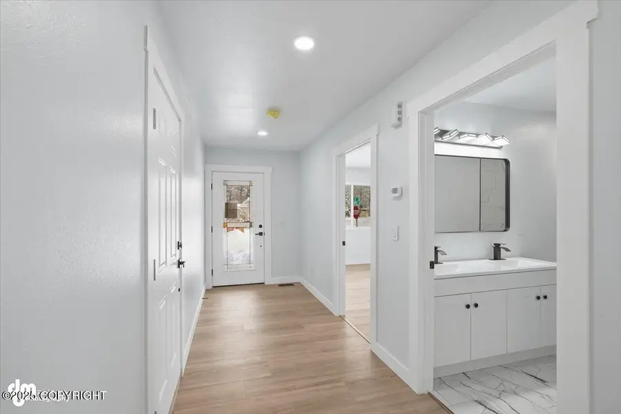 3512 Cope Street, Anchorage, AK 99503 - Image #3