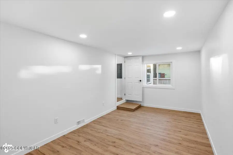 2912 Eide Street, Anchorage, AK 99503 - Image #3