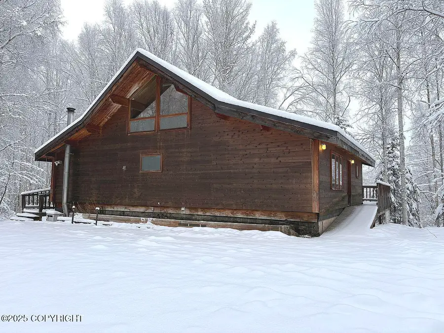 726 Goldfinch Road, Fairbanks, AK 99709 - Image #3