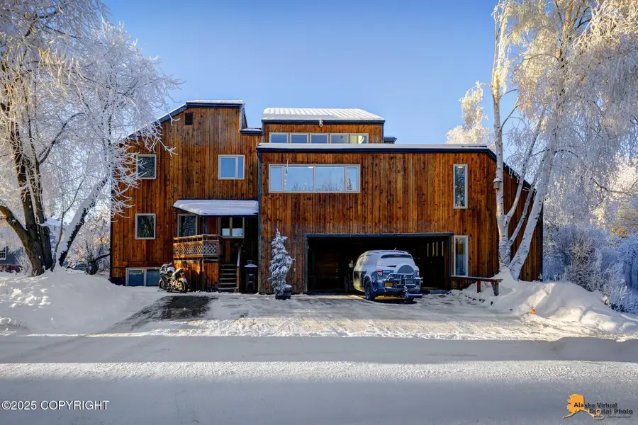 211 W Manor Avenue, Anchorage, AK 99501 - Image #2