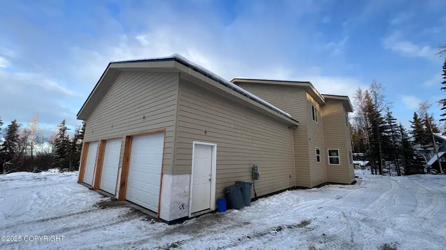10581 Hillside Drive, Anchorage, AK 99507 - Image #3