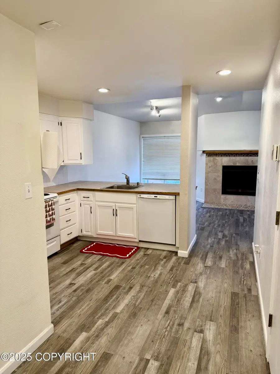4109 Lynn Drive #101, Anchorage, AK 99508 - Image #3