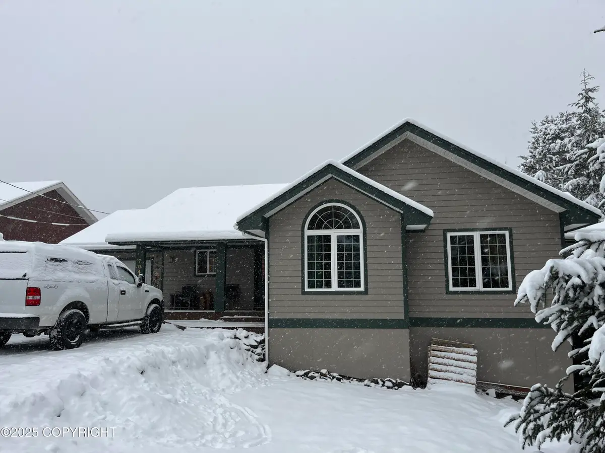 704 Unimak Street, Petersburg, AK 99833 - Image #1