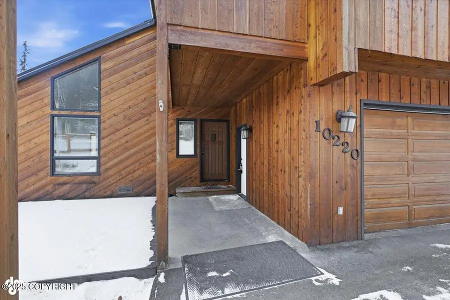 10220 Silvertip Circle, Eagle River, AK 99577 - Image #3
