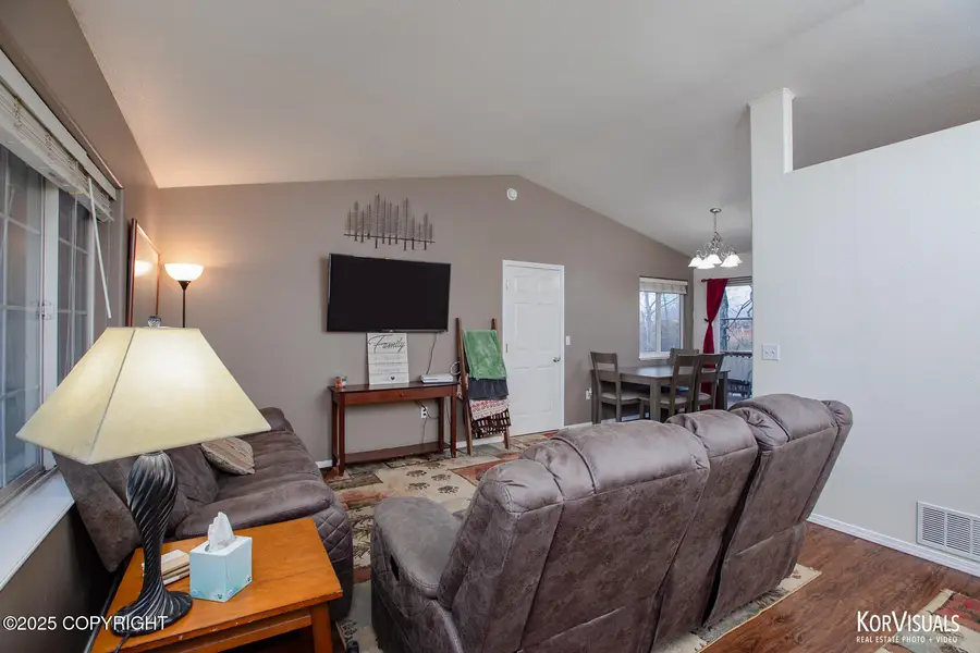 8501 E Empire Circle, Palmer, AK 99645 - Image #2