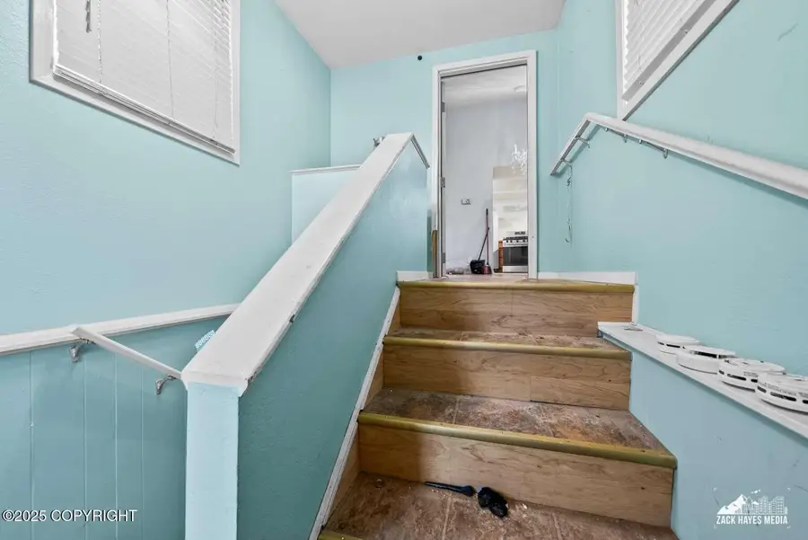 4618 Klondike Court, Anchorage, AK 99508 - Image #2