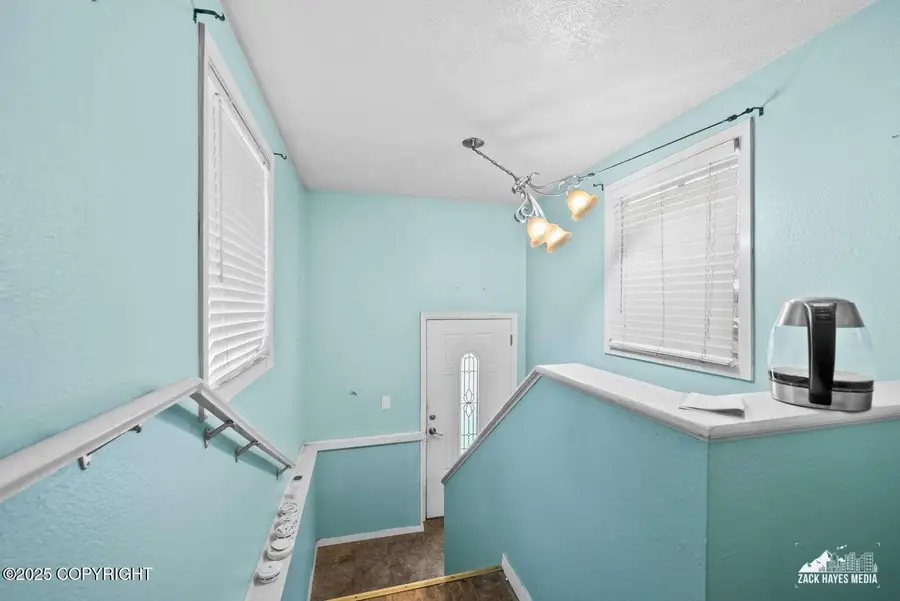 4618 Klondike Court, Anchorage, AK 99508 - Image #3