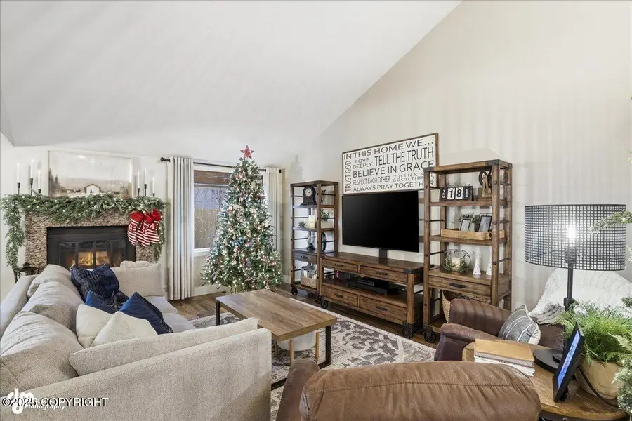 1760 Eastridge Drive, Anchorage, AK 99501 - Image #2