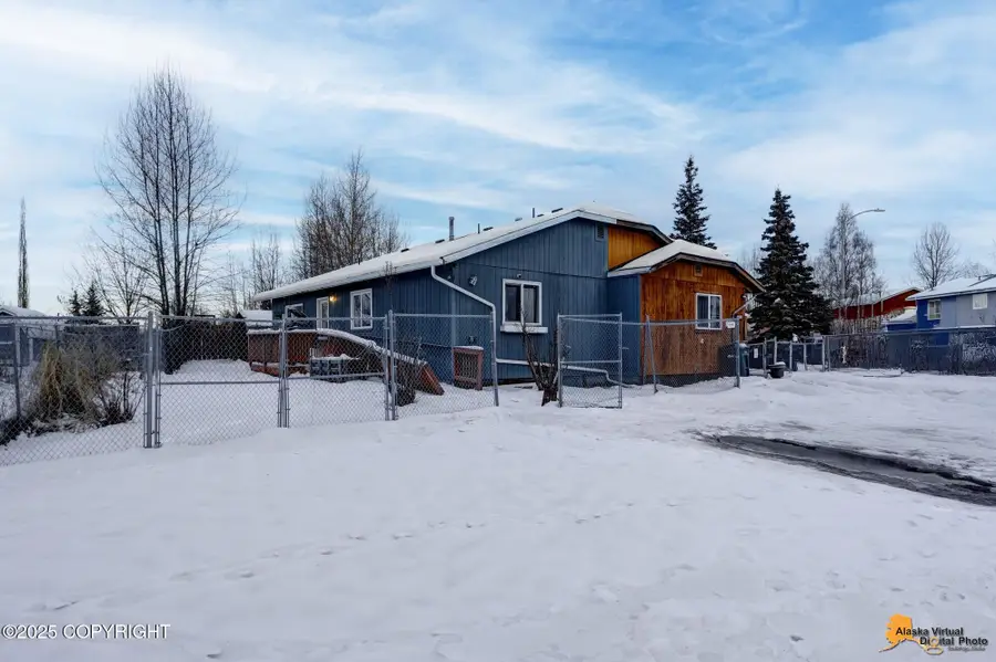 10304 Thimble Berry Drive, Anchorage, AK 99515 - Image #3