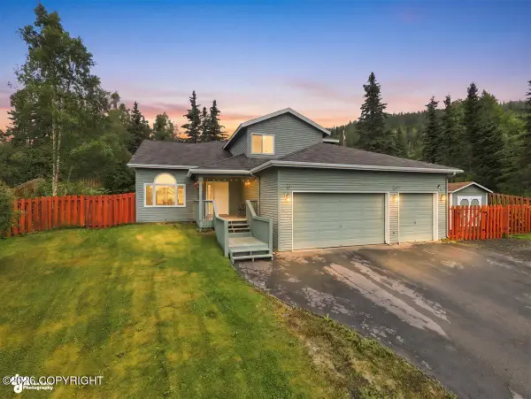 10948 Sun Eagle Circle, Eagle River, AK 99577